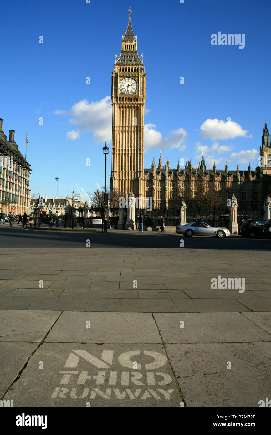 Nessuna terza pista a Heathrow Airport protestare fuori le case del Parlamento in piazza del Parlamento, Londra Foto Stock