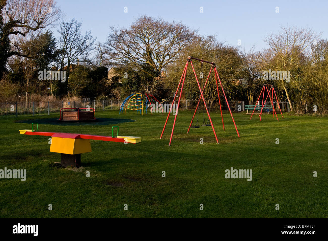 Un parco giochi vuoto in Essex nel Regno Unito, in Europa Foto Stock