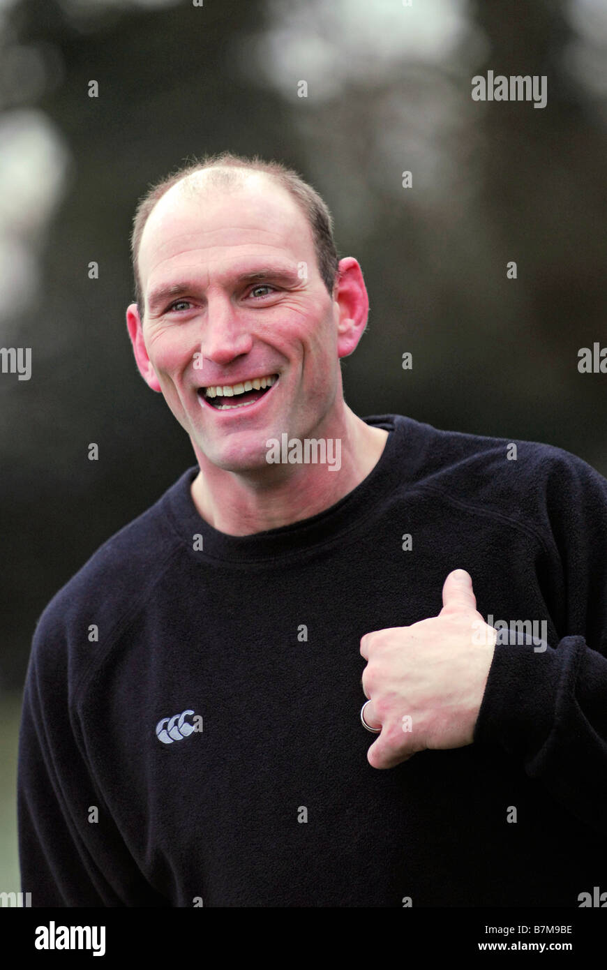 Ex vespe e Inghilterra la stella del rugby Lawrence Dallaglio a una sessione di formazione in Buckinghamshire REGNO UNITO Foto Stock