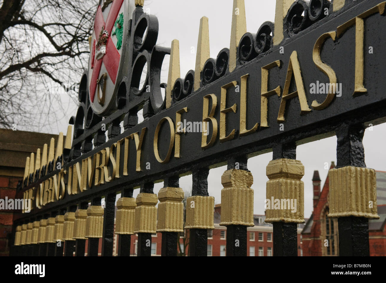 Cancello anteriore della Queen's University di Belfast Foto Stock