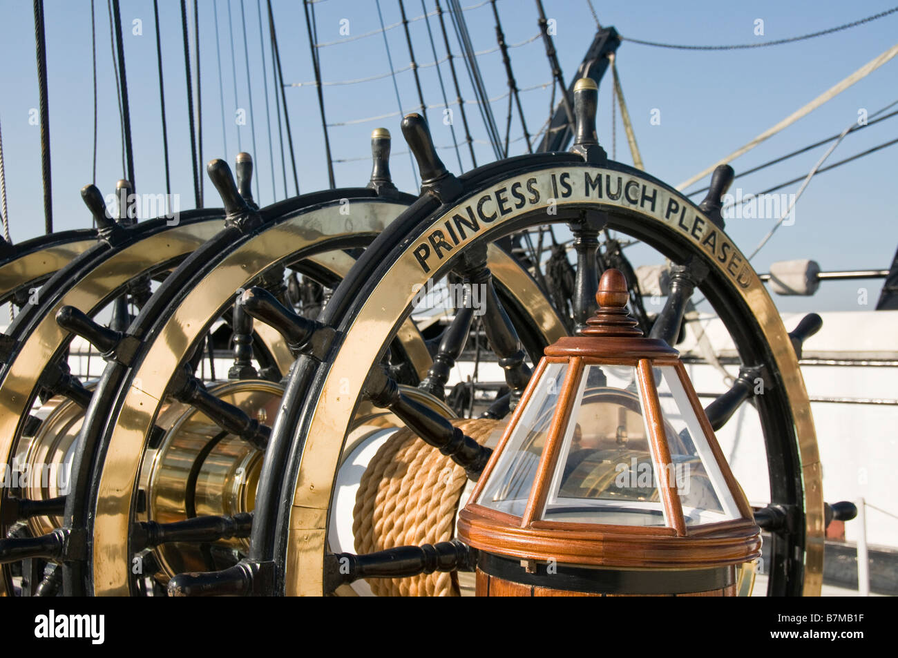 Ruota di navi e chiesuola sul ferro nave da guerra HMS Warrior. Foto Stock