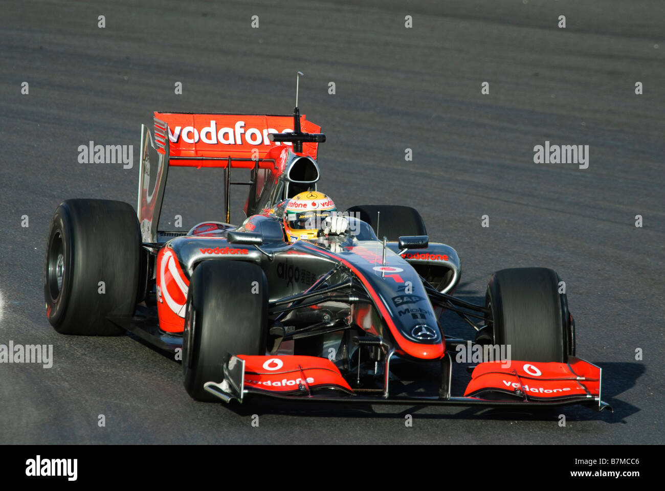 Lewis Hamilton testdrives la McLaren Mercedes MP4-24 auto di Formula Uno  nel gennaio 2009 Foto stock - Alamy