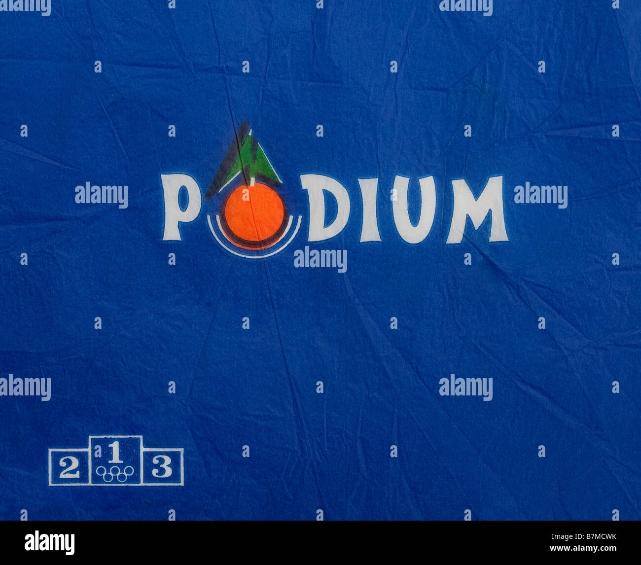 Figurati stampato / agrumi wrapper da Spagna - "podio' illustrazione su blu di carta tissue. Foto Stock