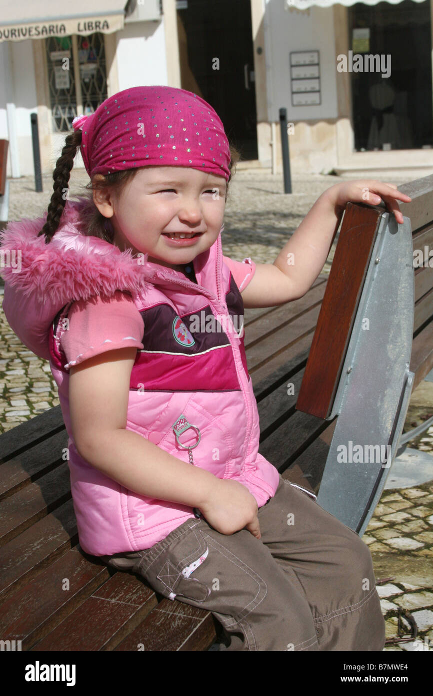 Una ragazzina in Portogallo Foto Stock