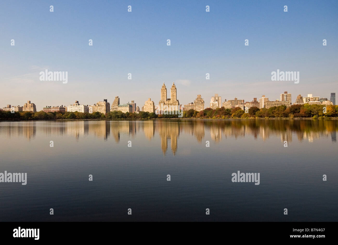 Vista su Jackie Onassis serbatoio nel Central Park di New York, Stati Uniti d'America Foto Stock