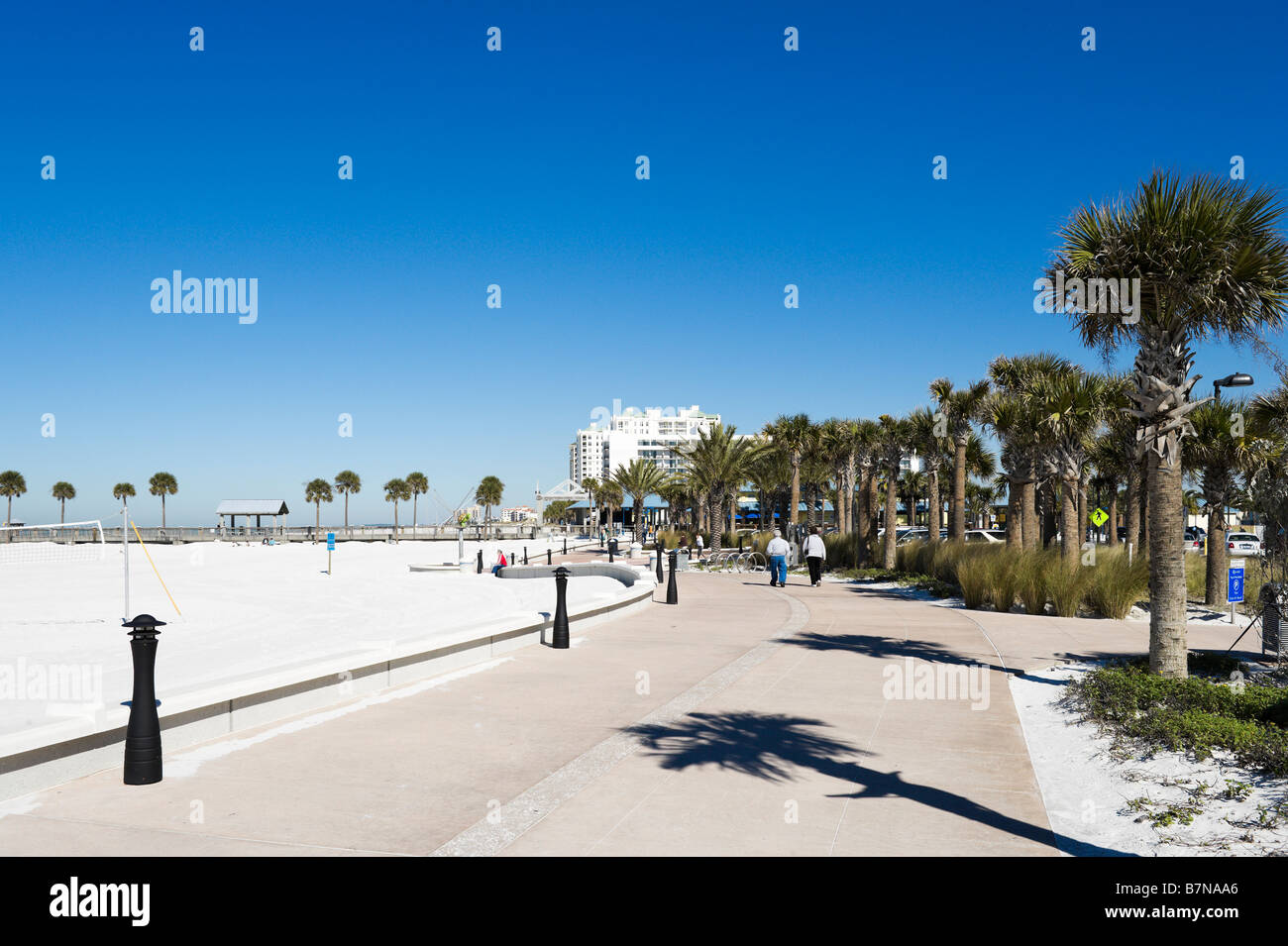 Il lungomare vicino al molo presso Clearwater Beach, costa del Golfo della Florida, Stati Uniti d'America Foto Stock