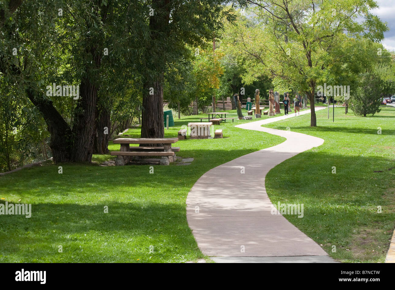 Percorso di avvolgimento in un parco della città Foto Stock