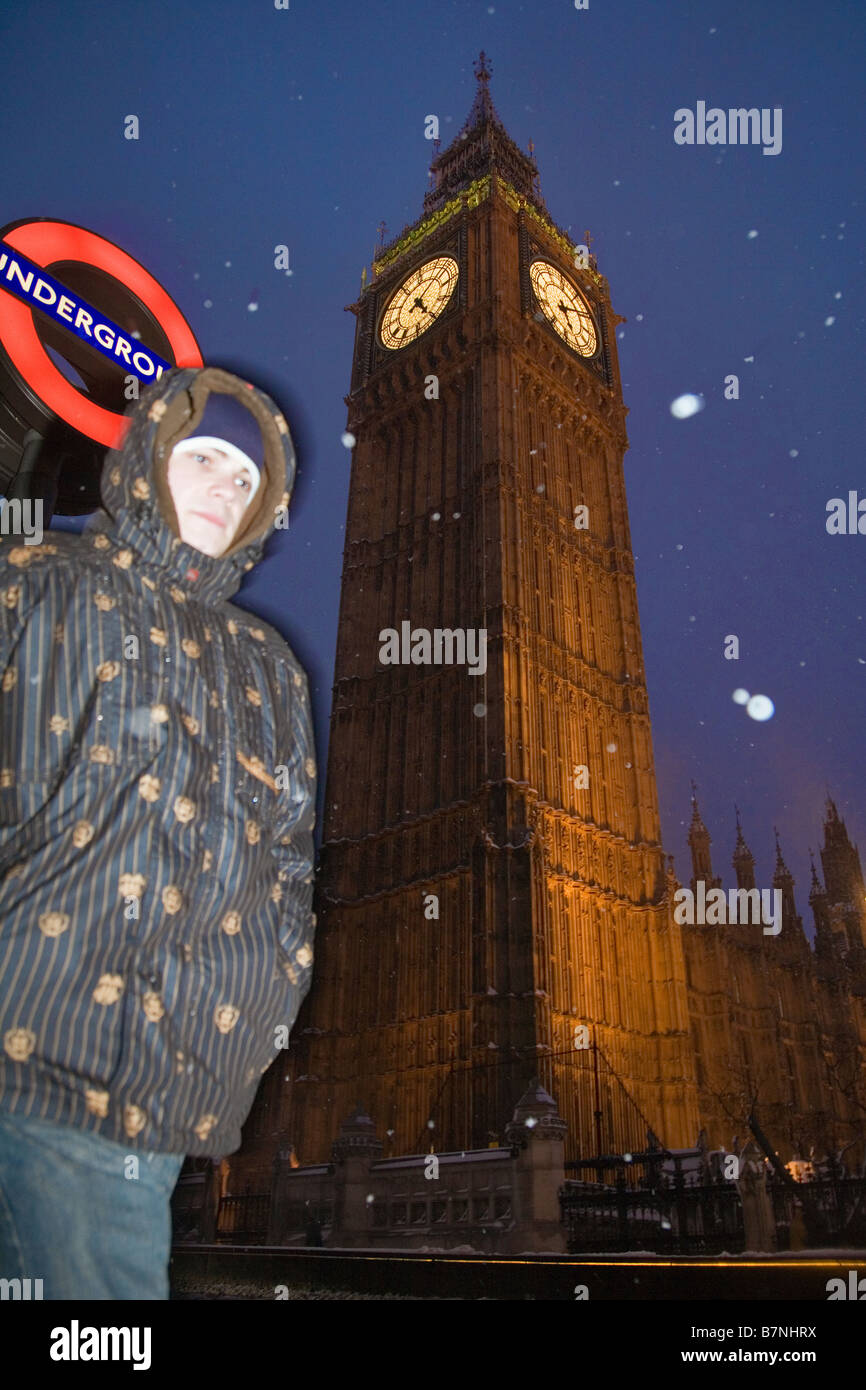 Big ben nella neve a Londra Foto Stock