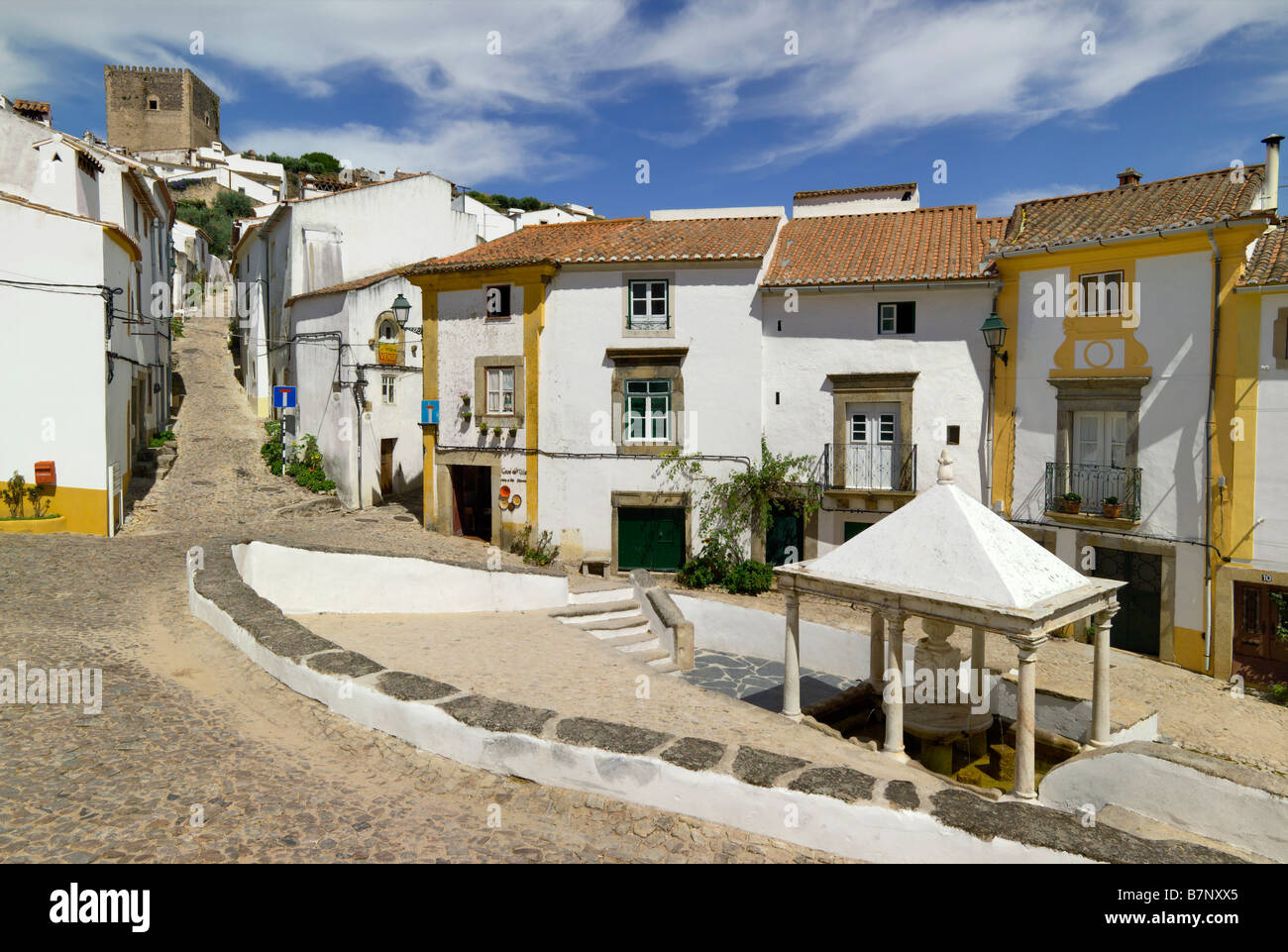 Alentejo, distretto di Portalegre, Castelo da vide la Fonte da Vila Foto Stock