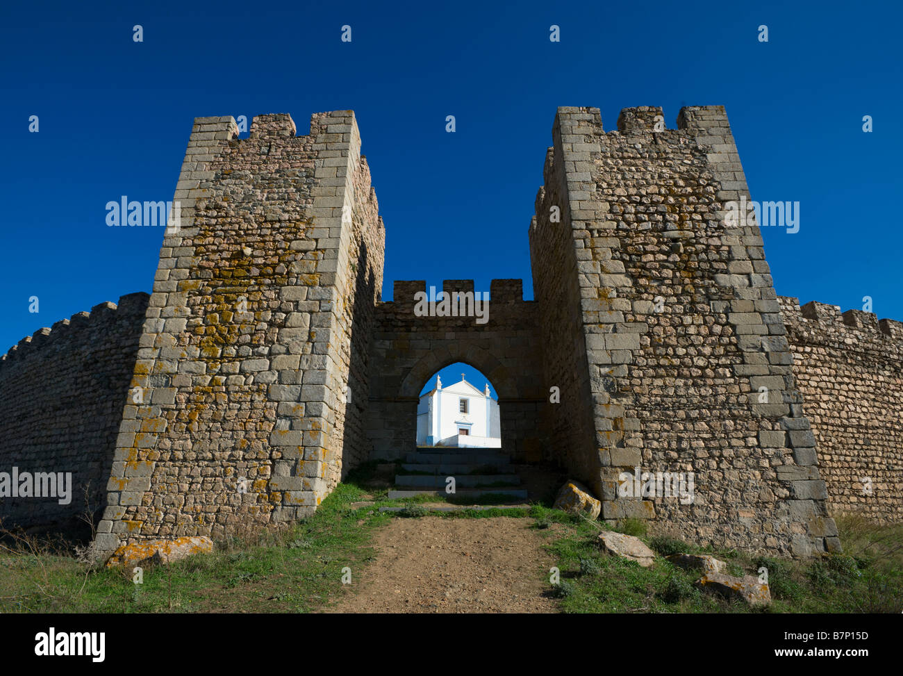 Alentejo, Arraiolos Castello, la Porta de Santarém arco d'ingresso Foto Stock