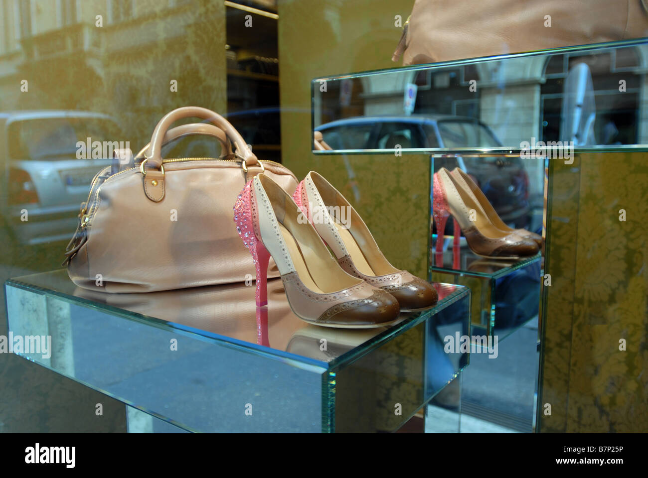 Scarpe roma Immagini e Fotos Stock - Alamy