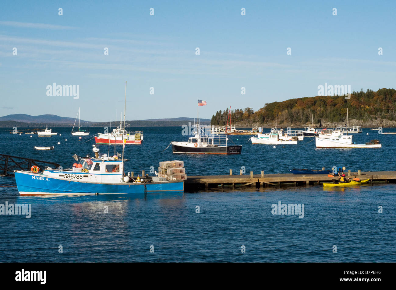 Ocean kayak provenienti in dock - Bar Harbor, Maine, New England Foto Stock