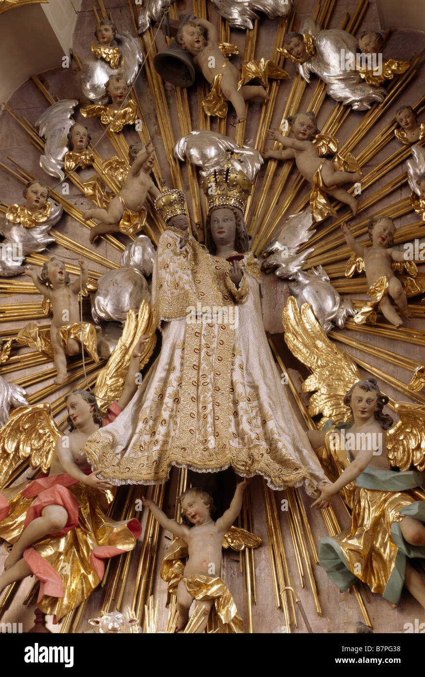 Sossau, Marienwallfahrtskirche, Gnadenbild am Hochaltar, Madonna mit tipo im Festkleid, um 1400 Foto Stock