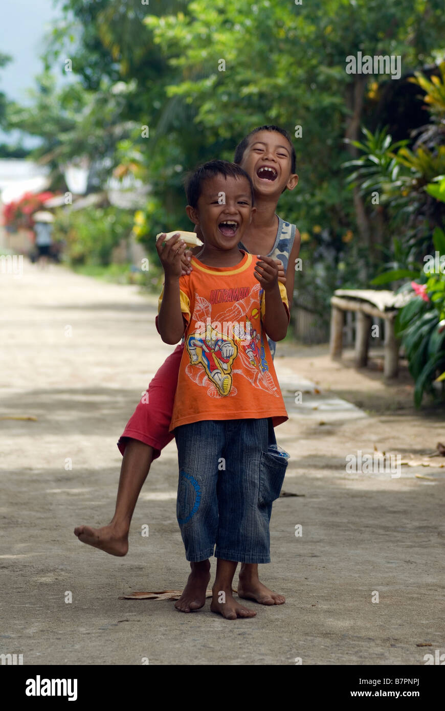 Bunaken Island bambini, Sulawesi Foto Stock