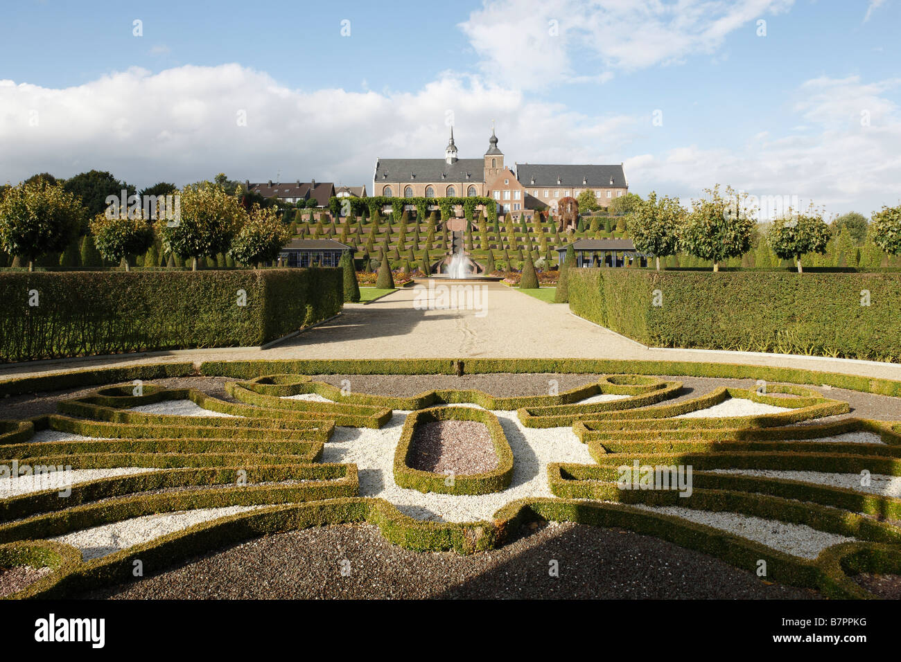 Kamp-Lintfort, Kloster Kamp, Terrassengarten, Blick von Süden auf die Terrassen und das Kloster Foto Stock