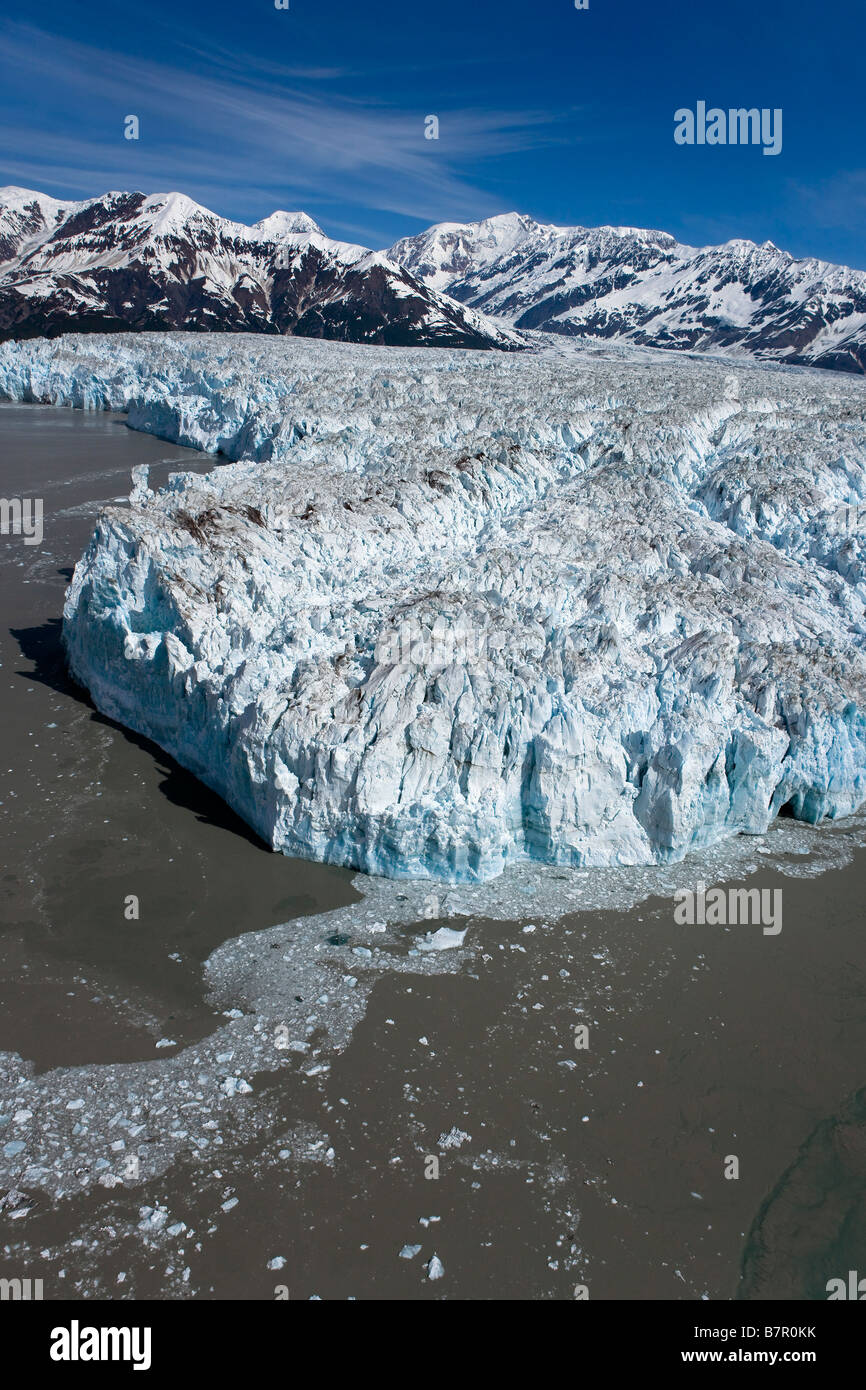 Vista aerea del ghiacciaio Hubbard con St. Elias mountain range in background, Alaska Foto Stock