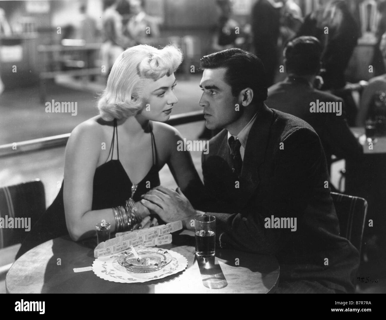 Les Amants du criminalità domani è un altro giorno anno: 1951 USA Steve Cochran, Ruth Roman diretto da Felix E. Feist Foto Stock