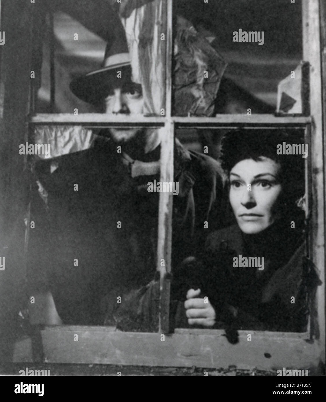 La chasse tragique caccia tragica Anno: 1947 - Italia Vivi Gioi Andrea Checchi direttore: Giuseppe De Santis Foto Stock