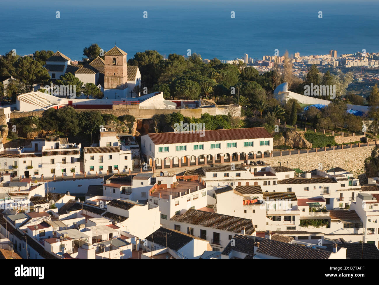 Vista sul villaggio di Fuengirola, Mijas, provincia di Malaga, navigazione Costa del Sol, Spagna Foto Stock