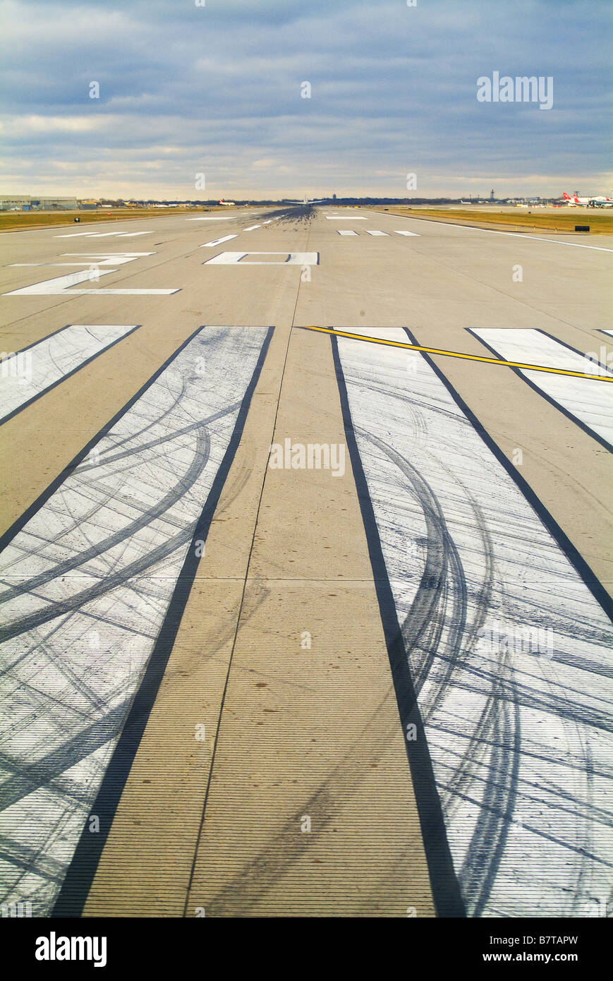Vuota pista di aeroporto Foto Stock