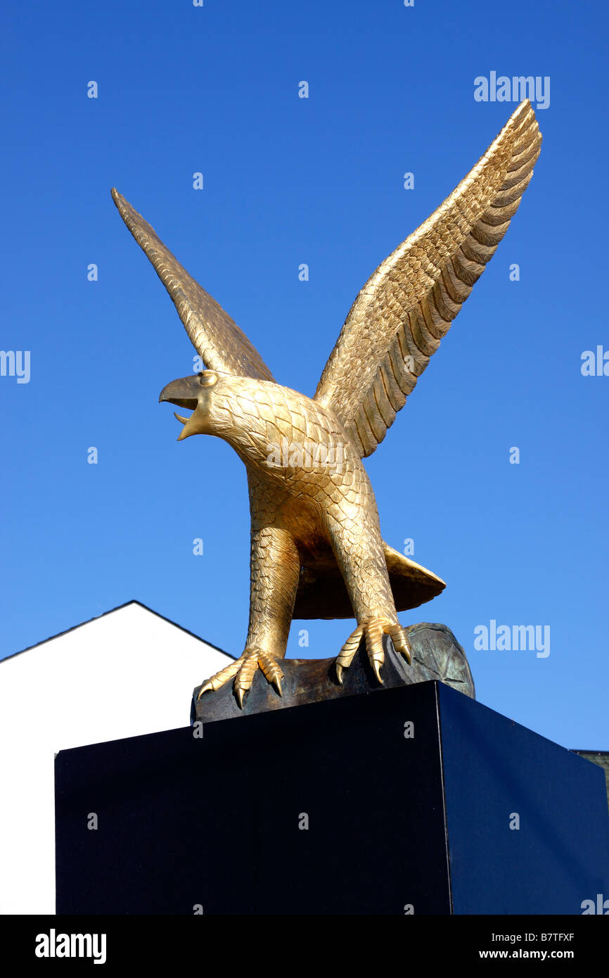 Eagle statua sulla sommità del memoriale di guerra, Long Island, New York Foto Stock