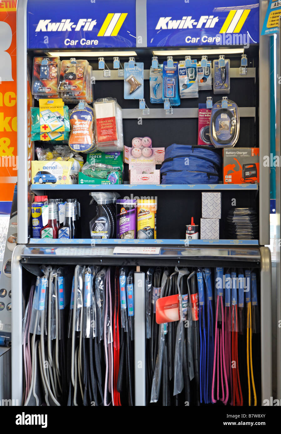 Kwik Fit car cura gli articoli in vendita Foto Stock