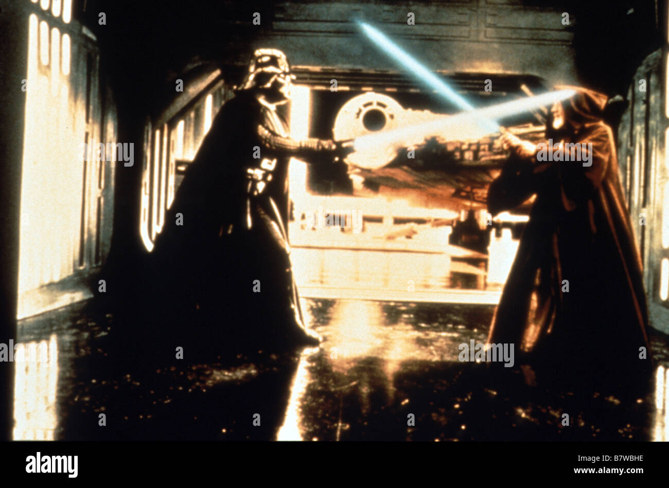 Star Wars: Episodio IV - Una nuova speranza Anno: 1977 USA Direttore: George Lucas David Prowse , Alec Guinness Foto Stock