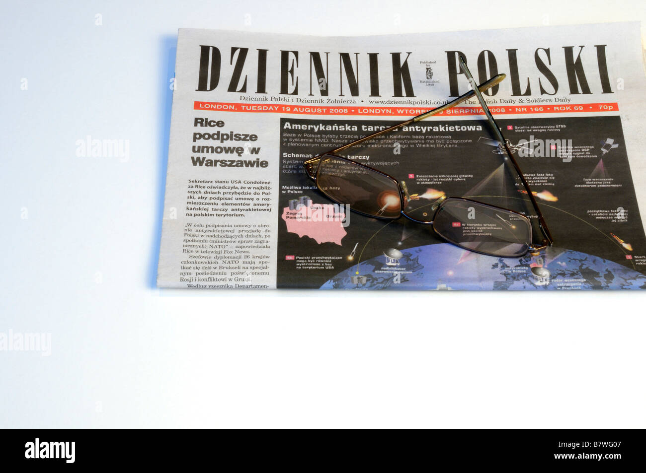 Giornale polacco con gli occhiali Foto Stock