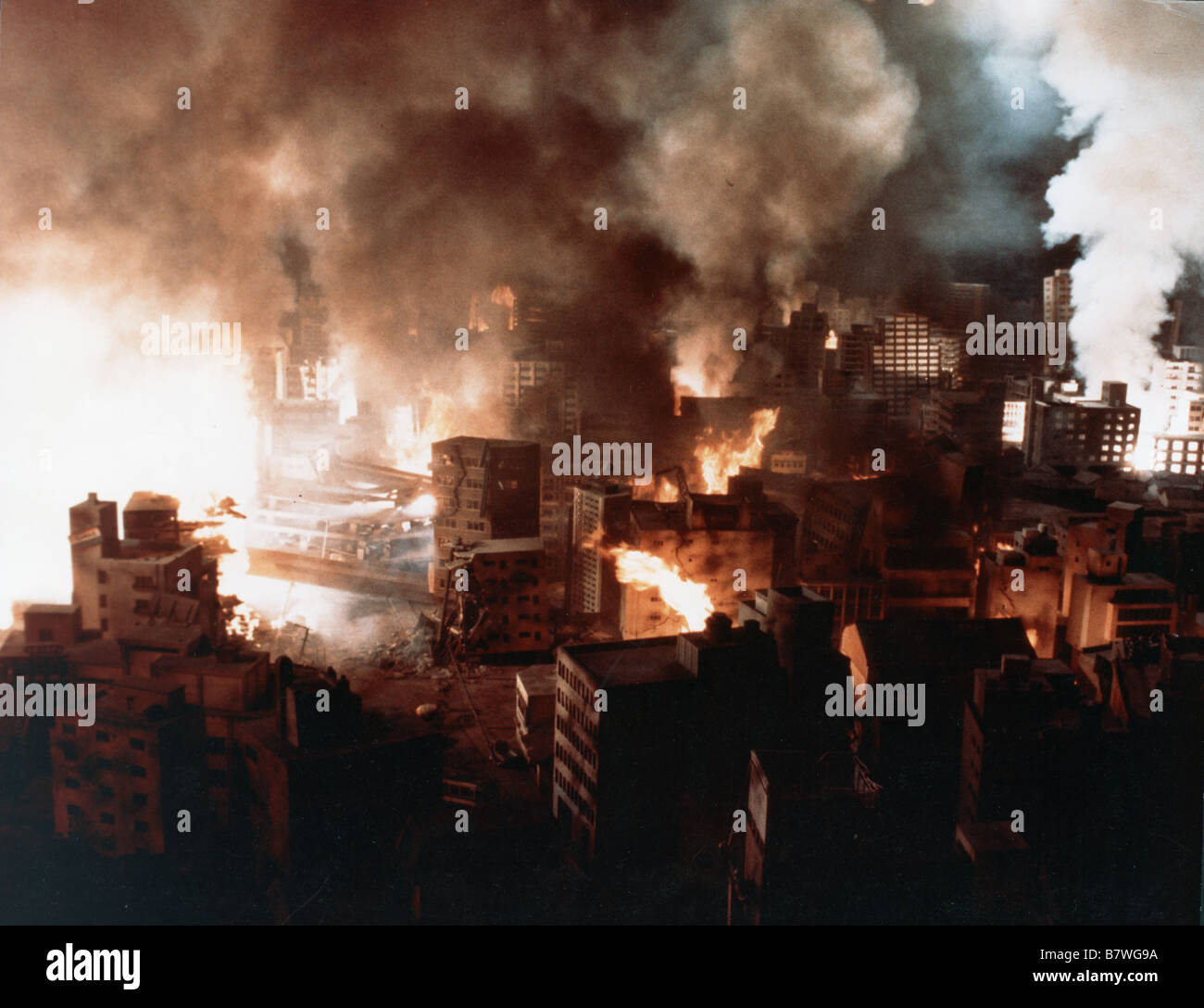 La submerssion du Japon Nippon chinbotsu / Immersione del Giappone / Maremoto Anno: 1973 - Giappone Direttore: Andrew Meyer Shirô Moritani Foto Stock