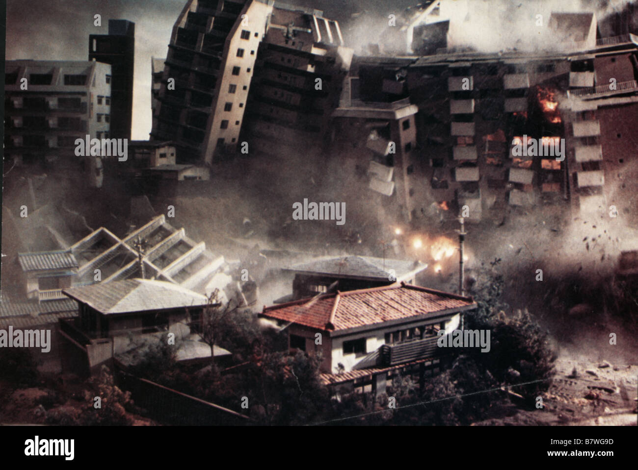 La submerssion du Japon Nippon chinbotsu / Immersione del Giappone / Maremoto Anno: 1973 - Giappone Direttore: Andrew Meyer Shirô Moritani Foto Stock