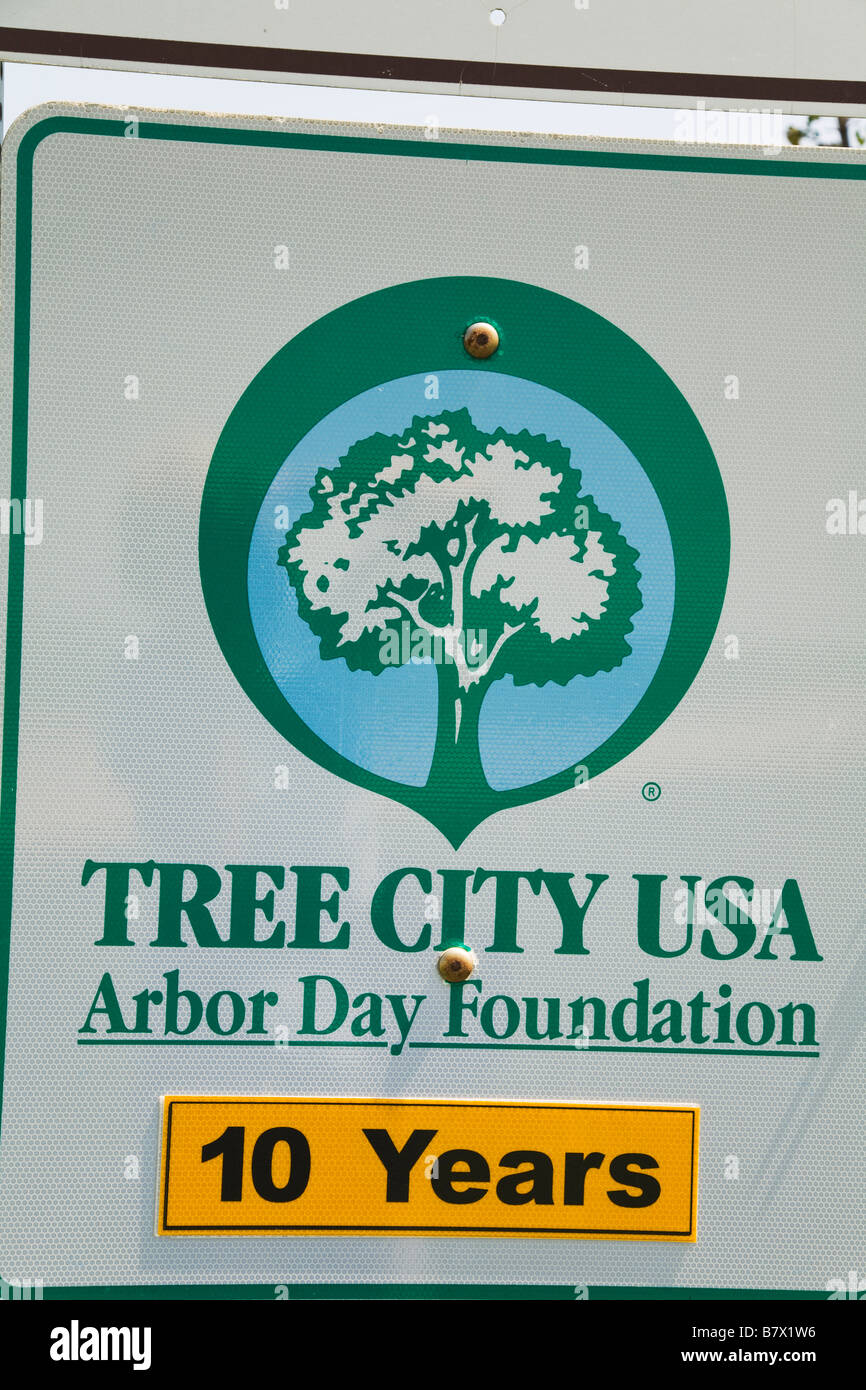 ILLINOIS DeKalb Arbor Day Foundation Tree City usa la designazione sul segno in ingresso alla città Foto Stock