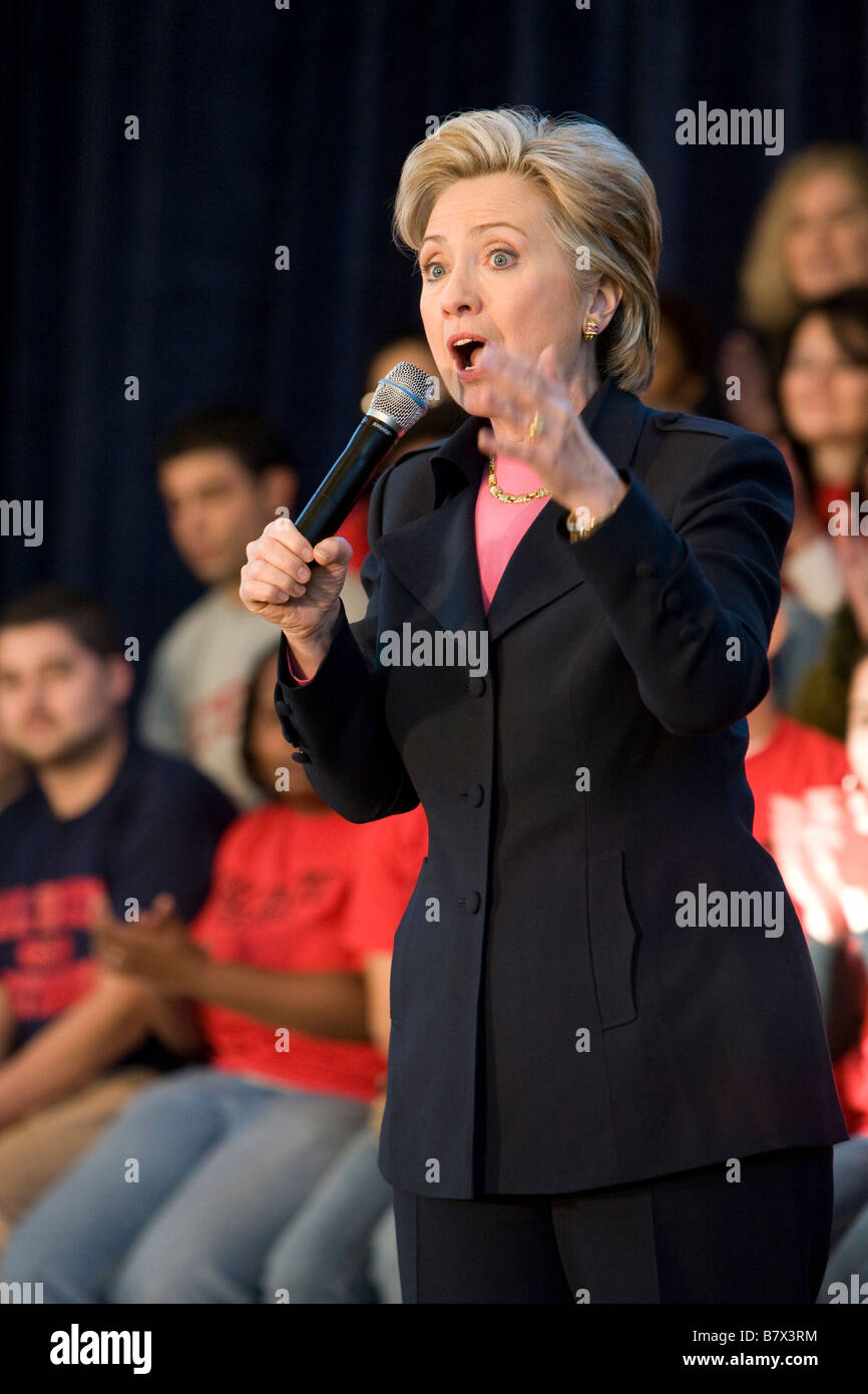 NORTHRIDGE, CA - gennaio 17: Il candidato presidenziale il senatore Hillary Clinton ad un rally a CSUN Foto Stock