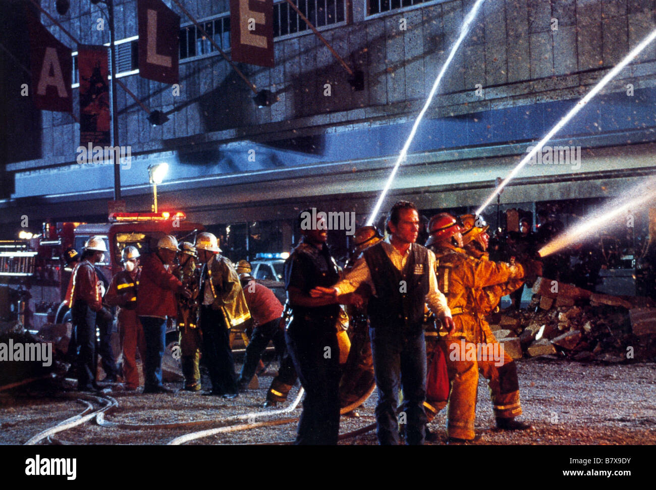 Vulcano Anno: 1997 USA Tommy Lee Jones direttore: Mick Jackson Foto Stock