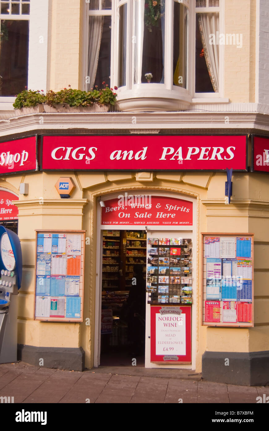 Il vostro ideale negozio di vendita cigs e carte,alcol,dolci ecc.nel centro città di Norwich, Norfolk, Regno Unito Foto Stock
