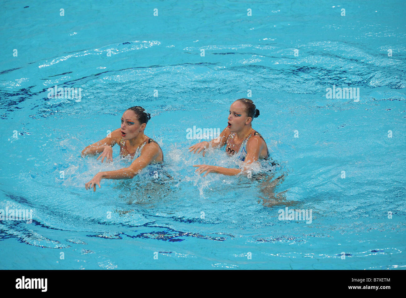 L R Anastasia Davydova Anastasia Ermakova RUS 19 AGOSTO 2008 nuoto sincronizzato Anastasia Davydova e Anastasia Ermakova dell Foto Stock