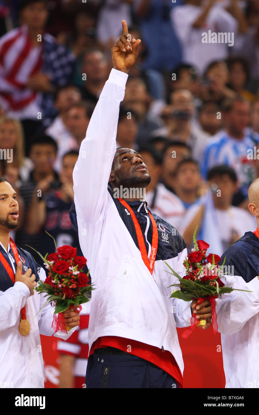 LeBron James e Stati Uniti d'America Agosto 24 2008 Basket Giochi Olimpici di Pechino 2008 LeBron James festeggia conquistando la mens finale di basket Foto Stock