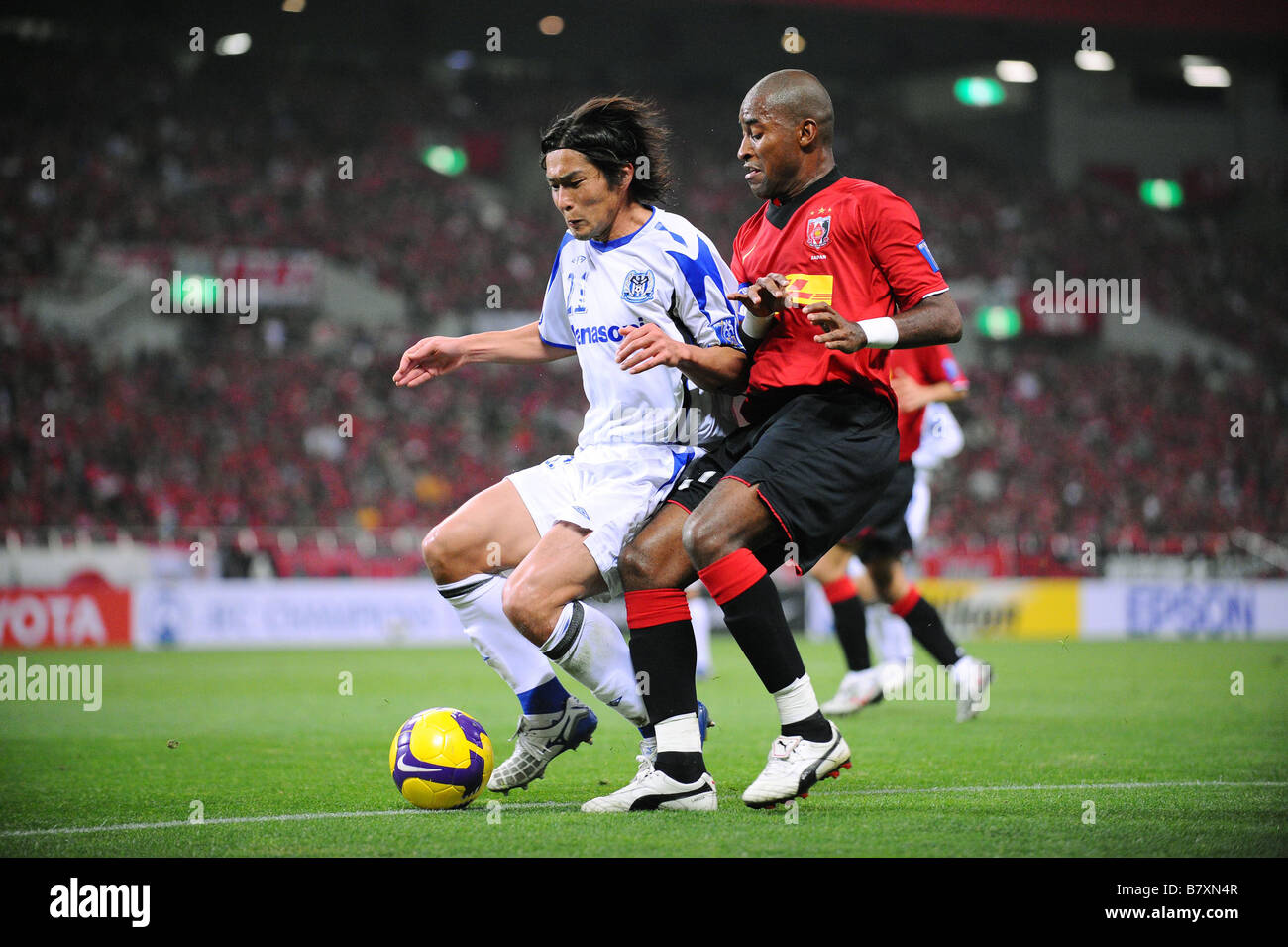 L a R Akira Kaji Gamba Edmilson Rossi Ottobre 22 2008 Football AFC Champions League 2008 Semi finale tra Urawa Red Diamonds Foto Stock