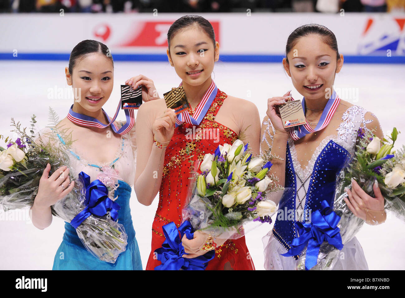 L a R Yukari Nakano JPN Kim Yu NA KOR Miki Ando JPN Ottobre 26 2008 Pattinaggio di Figura ISU Grand Prix di Pattinaggio di figura 2008 2009 Foto Stock