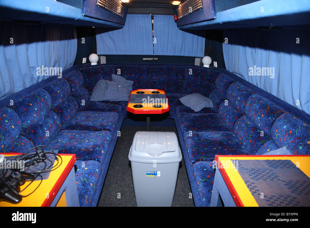 L'interno di un tour bus come utilizzate da star della musica in tour Foto Stock