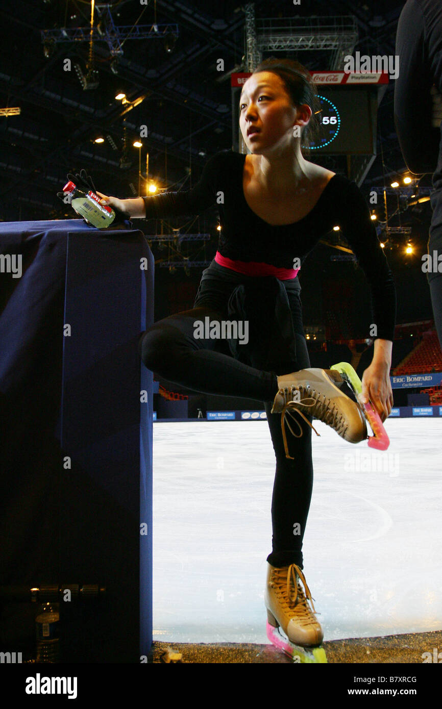 Mao Asada JPN Novembre 13 2008 Pattinaggio di Figura ISU Grand Prix di Pattinaggio di figura 2008 2009 Trophee Eric Bompard 2008 Womens pratiche al Palais Omnisport de Paris Bercy Parigi Francia Foto di YUTAKA AFLO SPORT 1040 Foto Stock