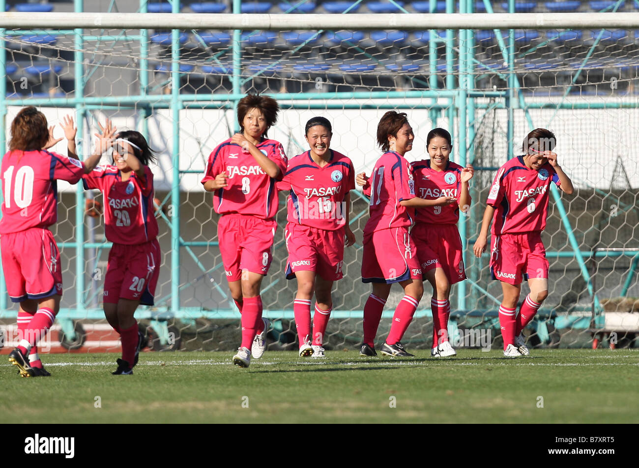 Tasaki Perule team group Novembre 23 2008 Football 2008 NADESHIKO League Division 1 tra NTV Beleza 4 1 TASAKI Perule FC presso lo stadio di Komazawa Tokyo Giappone Foto di YUTAKA AFLO SPORT 1040 Foto Stock