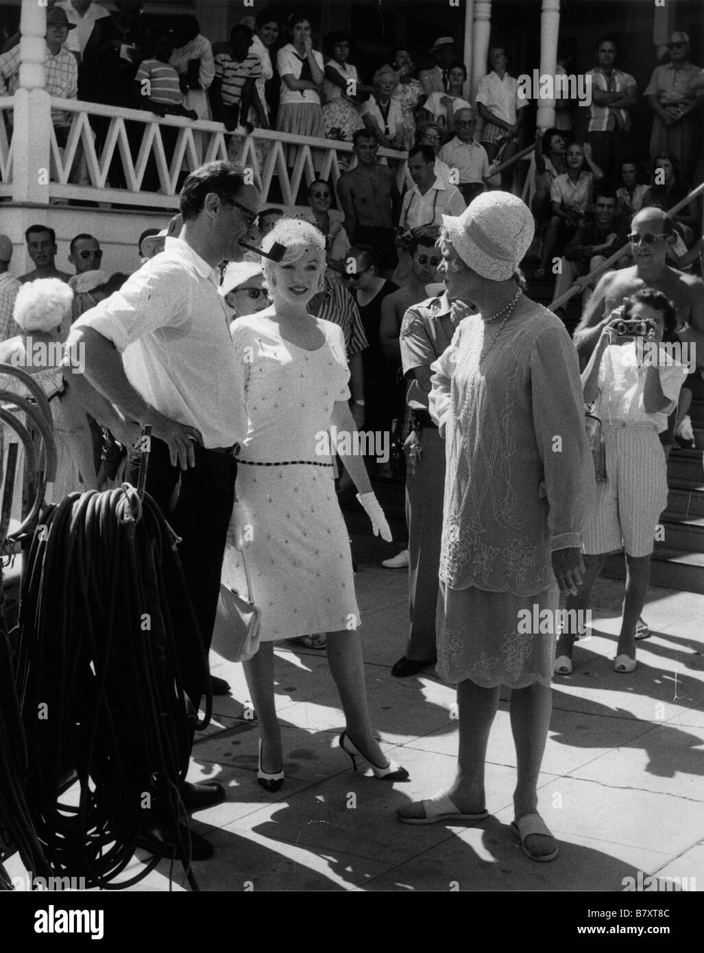 A qualcuno piace caldo Anno: 1959 USA Marilyn Monroe, Henry Miller, Jack Lemmon Direttore : Billy Wilder immagine di scatto Foto Stock