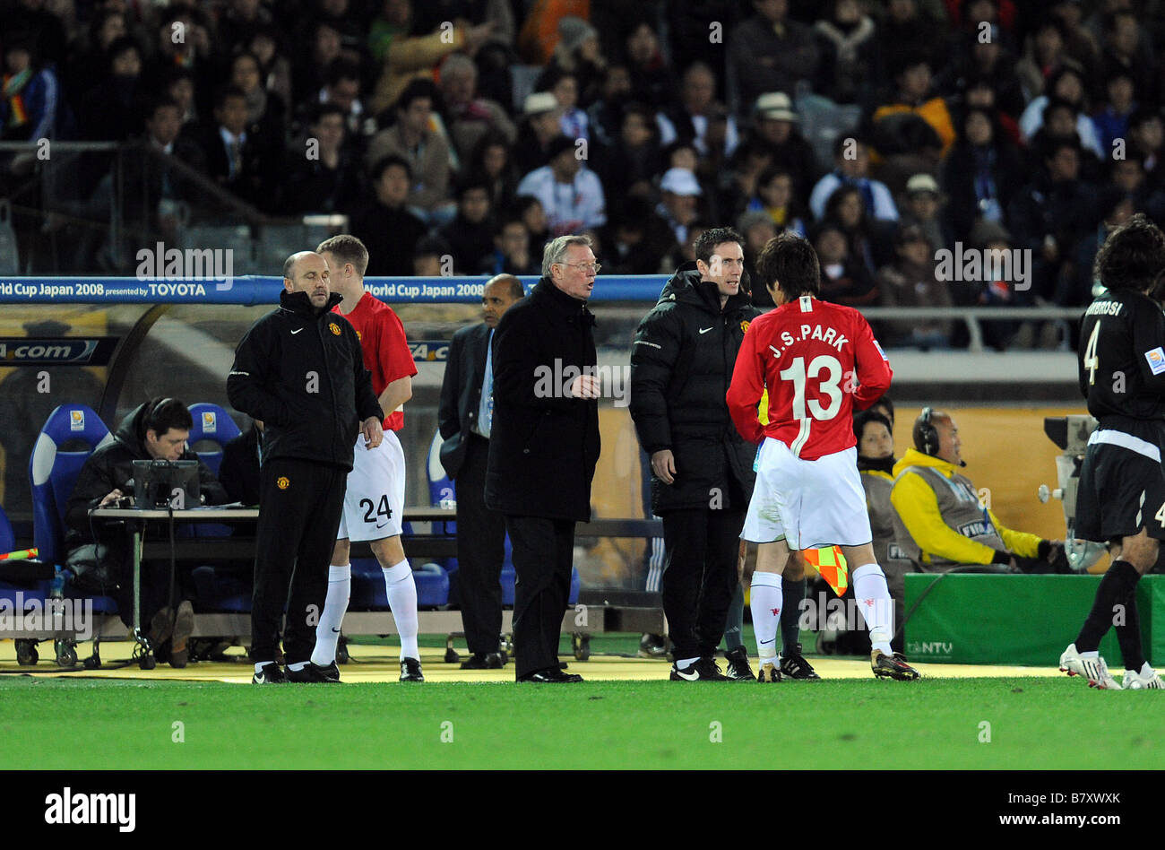 Il sir Alex Ferguson Man U Ji Sung Park Man U 21 dicembre 2008 Football Club FIFA World Cup Giappone 2008 partita finale tra Manchester United 1 0 Liga de Quito a Yokohama International Stadium di Kanagawa Giappone Foto di Atsushi Toamura AFLO SPORT 1035 Foto Stock