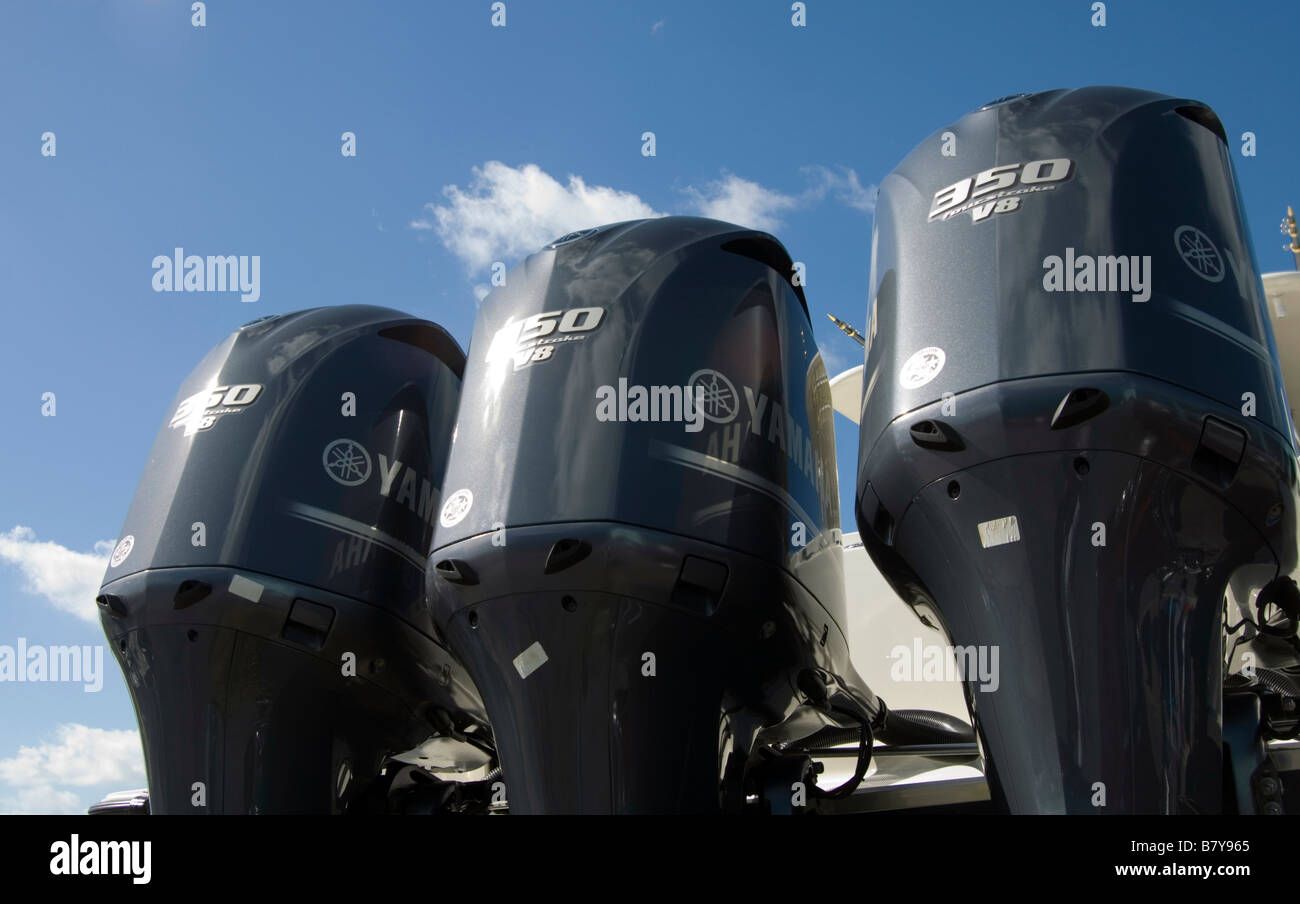 Tre motori fuoribordo Foto Stock