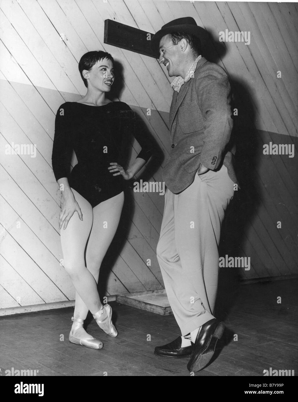 Leslie Caron Dancer Immagini E Fotografie Stock Ad Alta Risoluzione Alamy leslie-caron-dancer-immagini-e-fotografie-stock-ad-alta-risoluzione-alamy