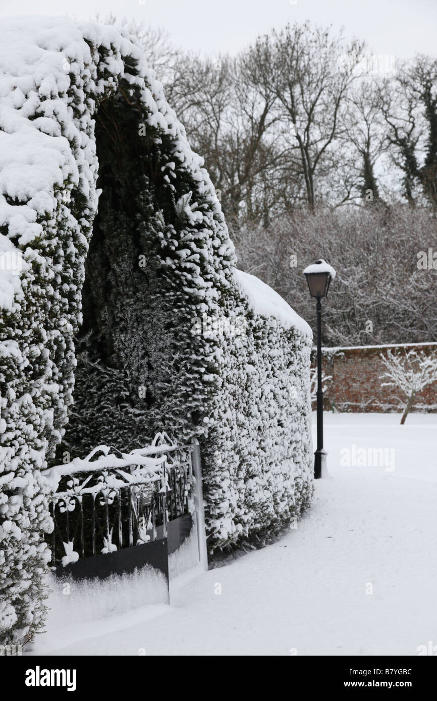 Scena di neve in un paese di lingua inglese road. Foto Stock