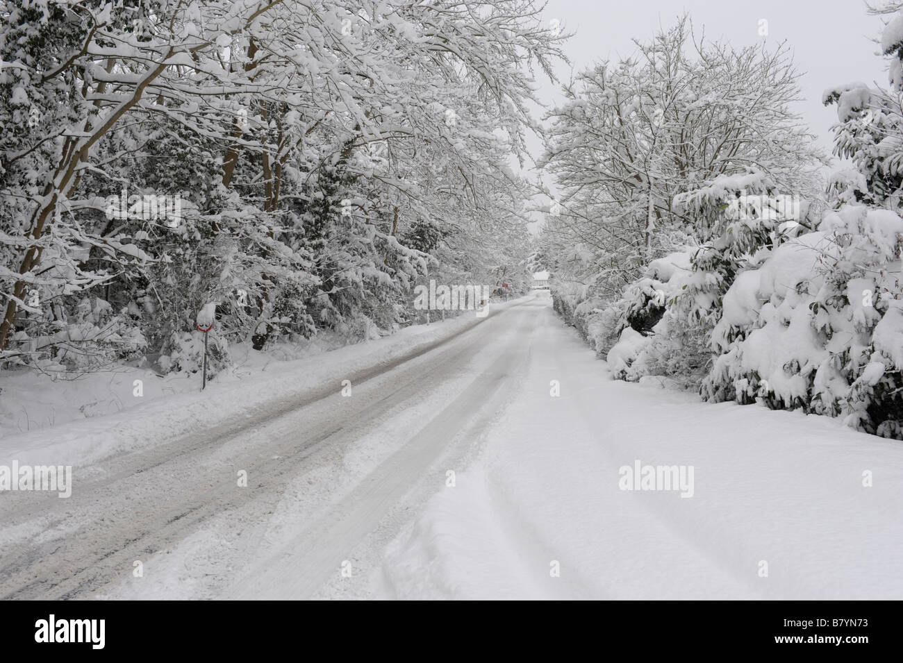 La nevicata in un paese di lingua inglese lane Foto Stock