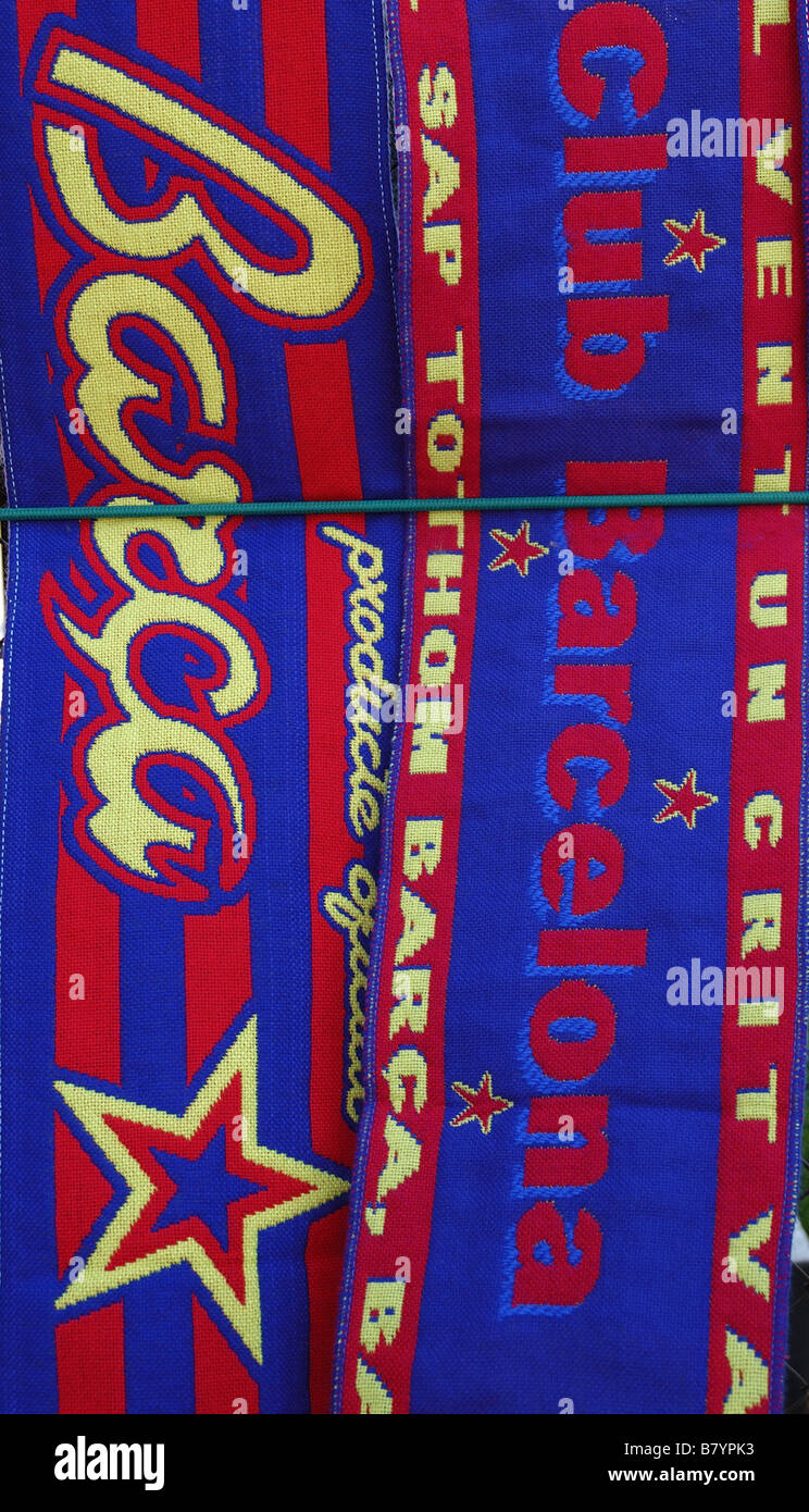 Barcellona Sciarpa Calcio in vendita sciarpa di souvenir per i fan del calcio spagnolo del team catalano Foto Stock