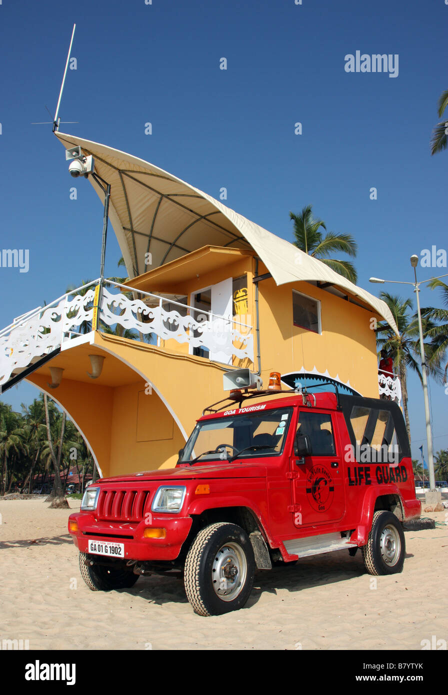 Life Guard jeep e stazione di vedetta a Colva, Goa, India Foto Stock
