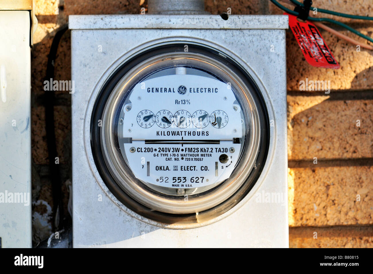 Un residenziale contatore elettrico. Oklahoma, Stati Uniti d'America. Foto Stock